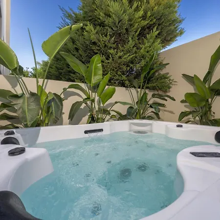 Natural Harmony ,luxury Oasis & Hot Tub Апартаменты *