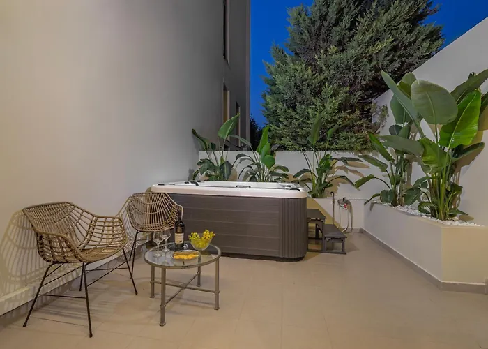 Natural Harmony ,luxury Oasis & Hot Tub Rhodes City