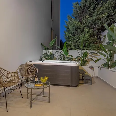 Natural Harmony ,luxury Oasis & Hot Tub Rhodes City