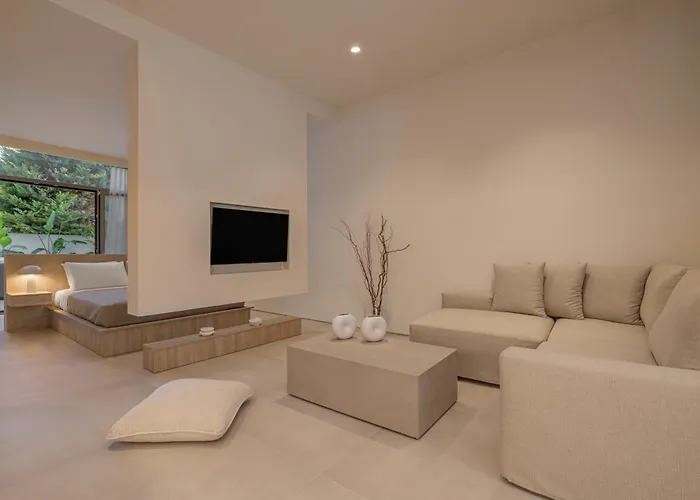 Natural Harmony ,luxury Oasis & Hot Tub Appartamento Rhodes City