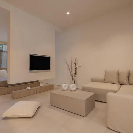 Natural Harmony ,luxury Oasis & Hot Tub Appartement Rhodes City