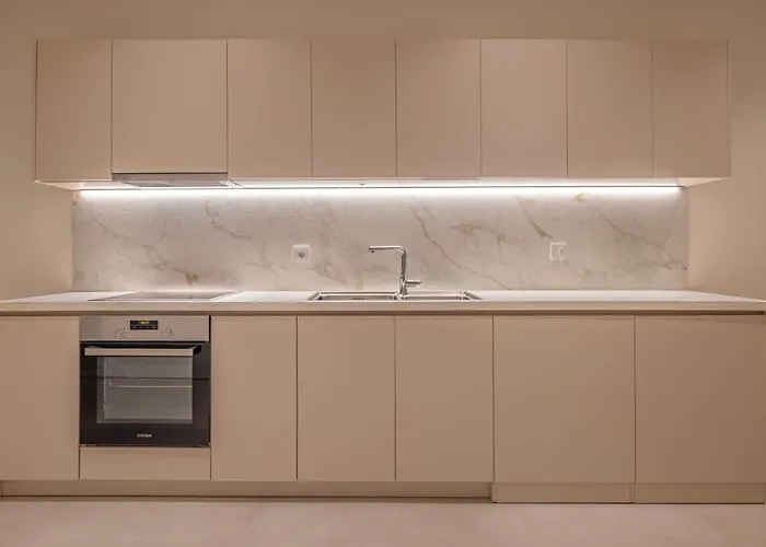 Natural Harmony ,luxury Oasis & Hot Tub * Rhodes City